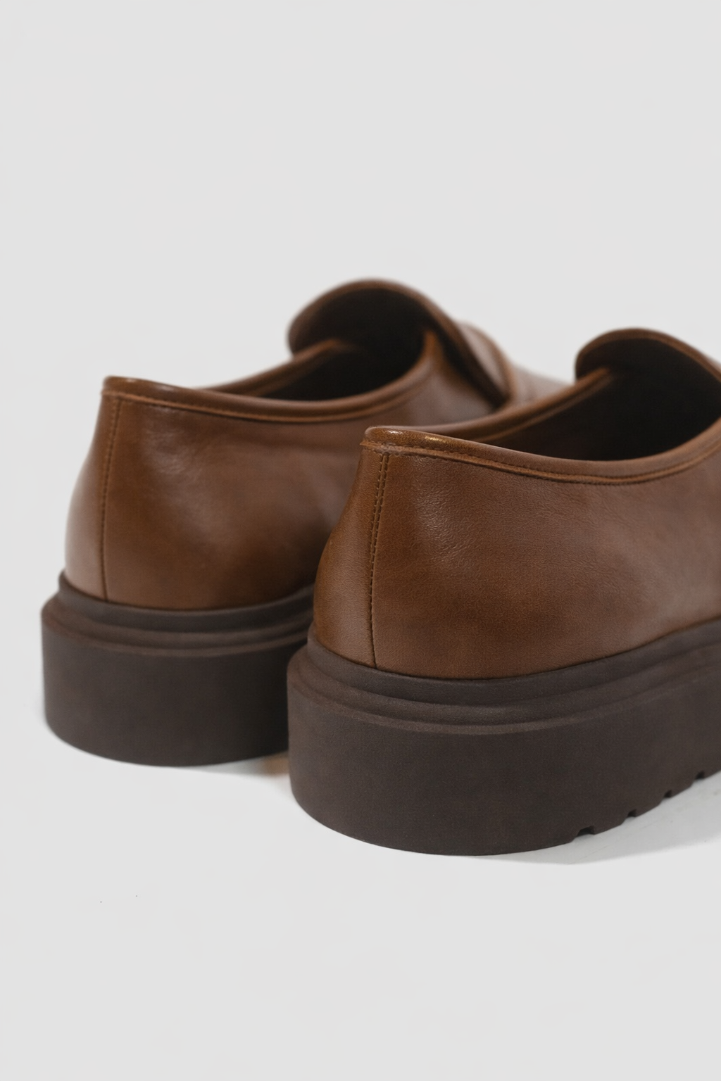 Heart Tip Leather Loafers