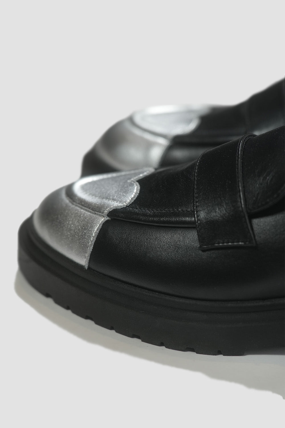 Heart Tip Leather Loafers
