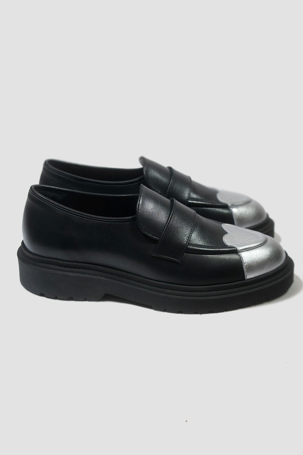 Heart Tip Leather Loafers